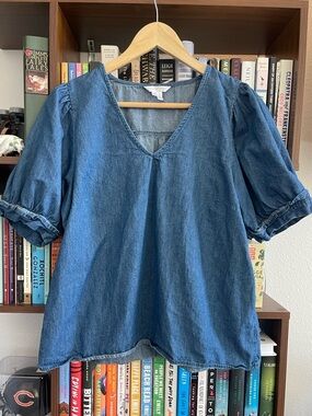 Draper James Chambray Puff Sleeve Top Medium Blue Denim V Neck Cotton Blouse